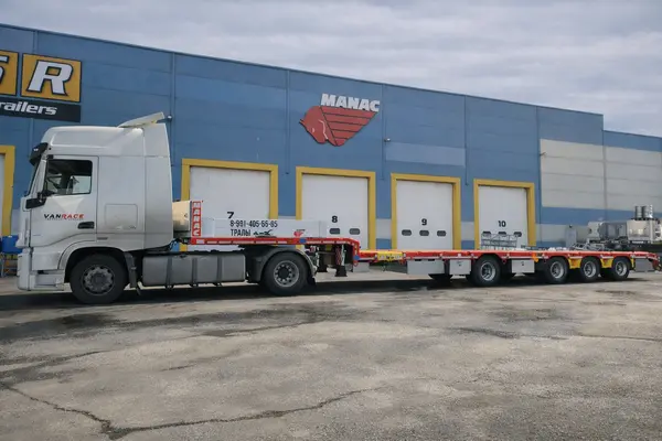 Перевозка негабаритных и тяжеловесных грузов из Екатеринбурга
